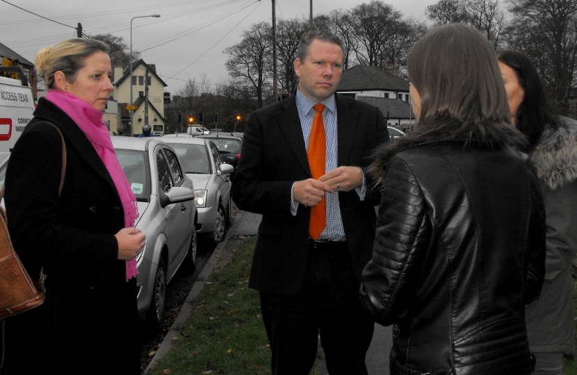 Karl McCartney MP with Cllr Lindsey Cawrey and concerned parents on the A607